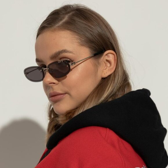 Off-White MIAMI Men Sunglasses – Gold Oval Frame with Grey Lenses | Model - Picture 10 of 11